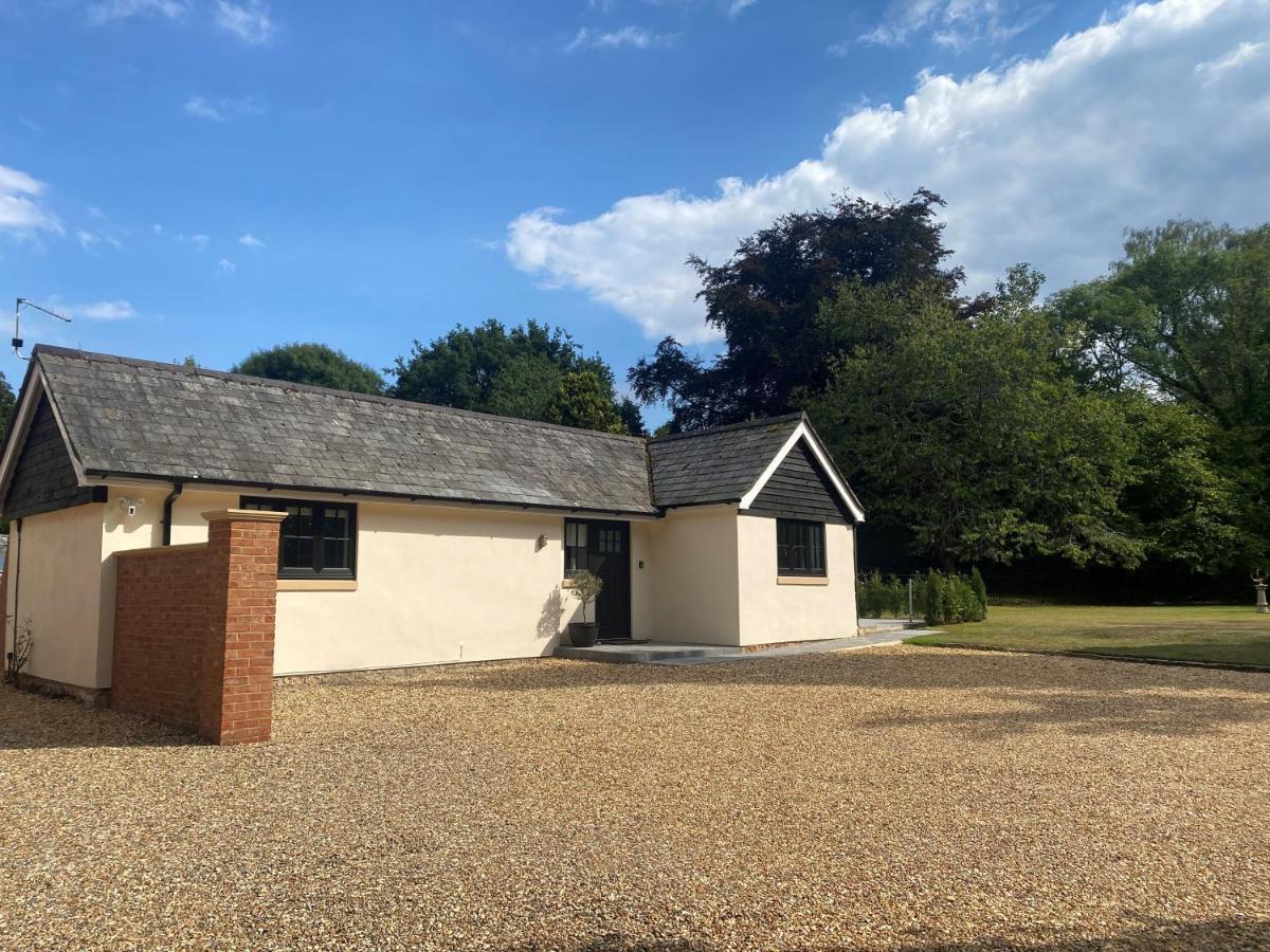 Springfield Lodge - Adorable New Forest 1-Bedroom Guest House Ringwood Exterior foto
