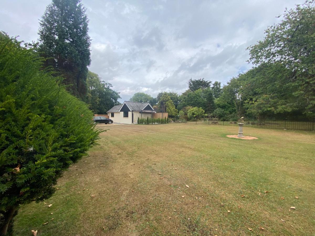 Springfield Lodge - Adorable New Forest 1-Bedroom Guest House Ringwood Exterior foto